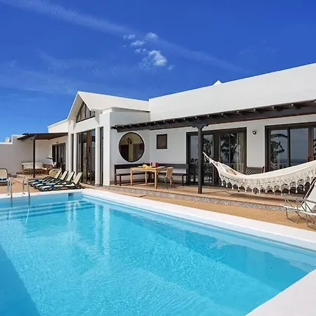 Sleeps 9 Pool Wifi * 코스타 테기세