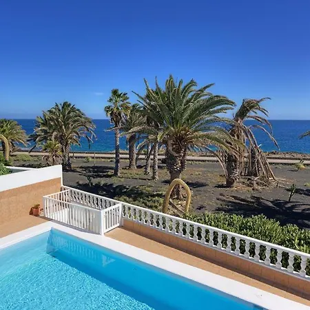 Sleeps 9 Pool Wifi
